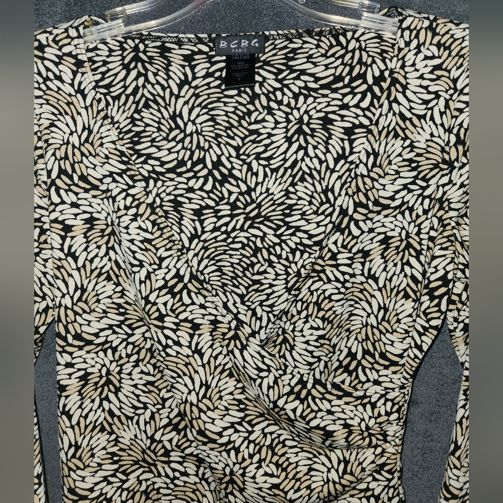 BCBG Paris Black and Cream Patterned Top Size Small - Picture 4 of 6